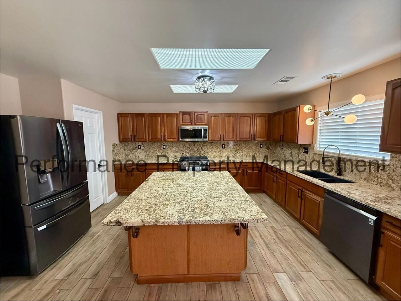 11120 Grand Prairie Dr - Photo 6 of 30