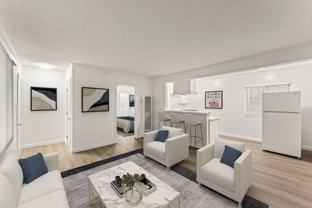 9721 S San Pedro St - Photo 1 of 1