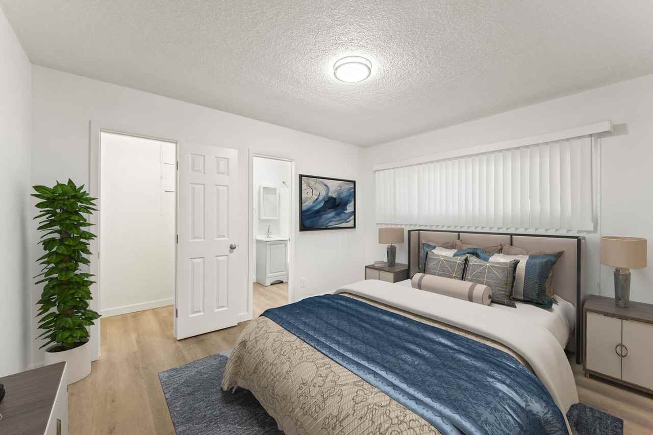 9721 S San Pedro St - Photo 2 of 13