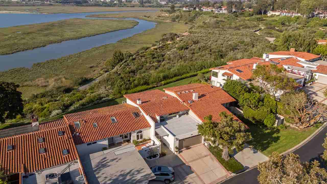 2165 Vista Entrada - Photo 2 of 22