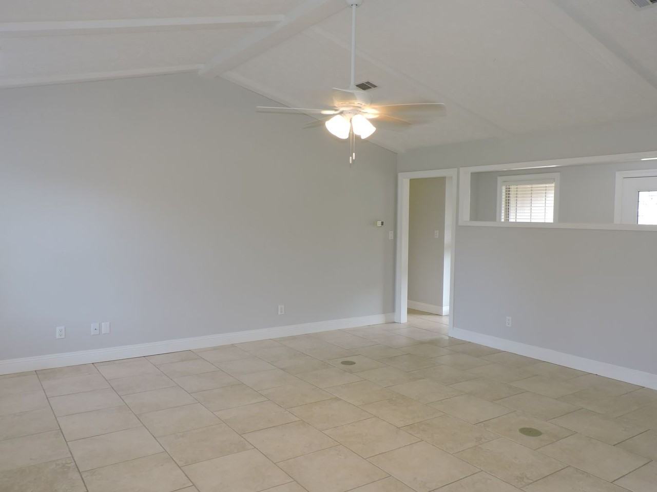 3890 Sail Wind Dr - Photo 3 of 36