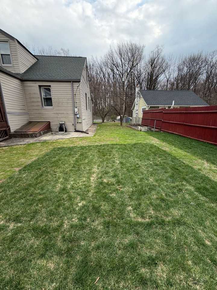 702 Newport Rd - Photo 4 of 34