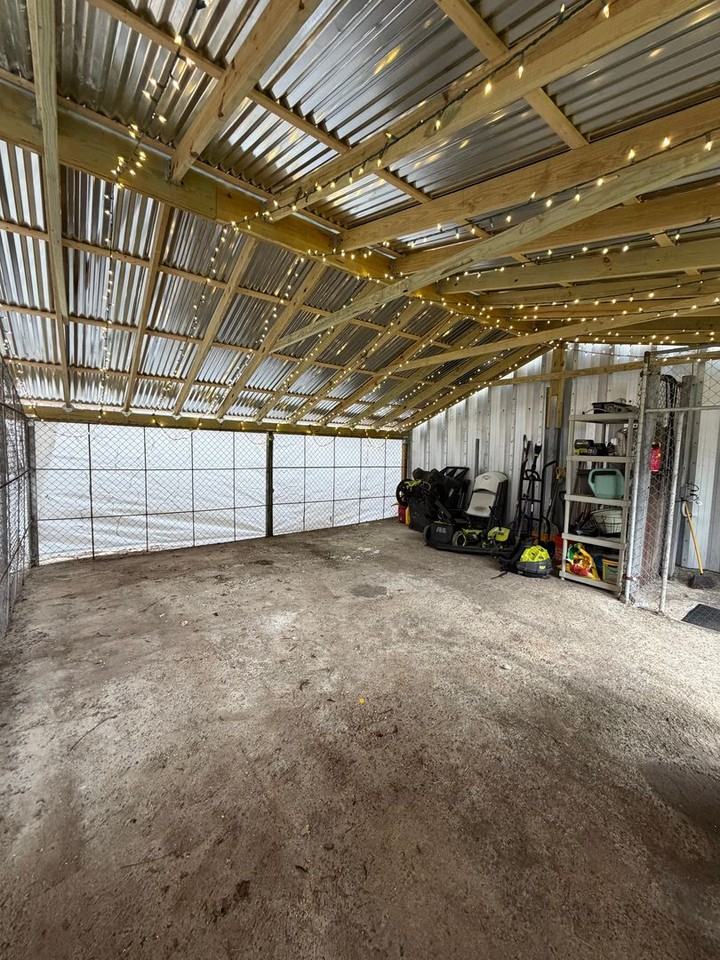 702 Newport Rd - Photo 5 of 34