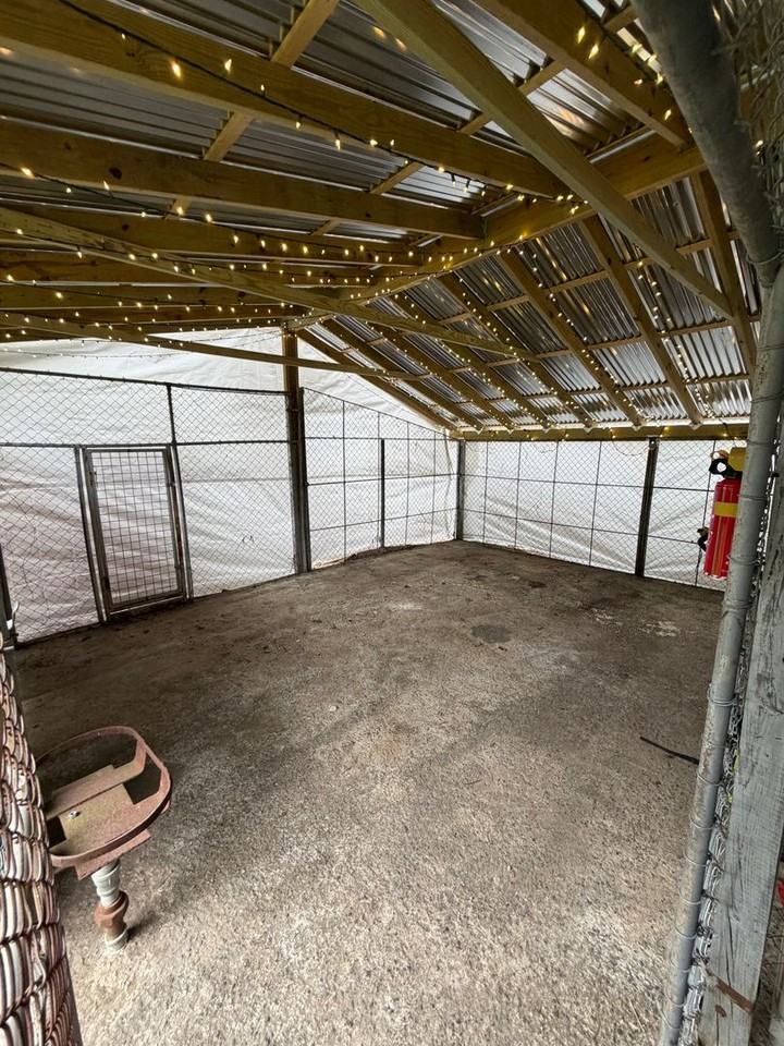 702 Newport Rd - Photo 6 of 34