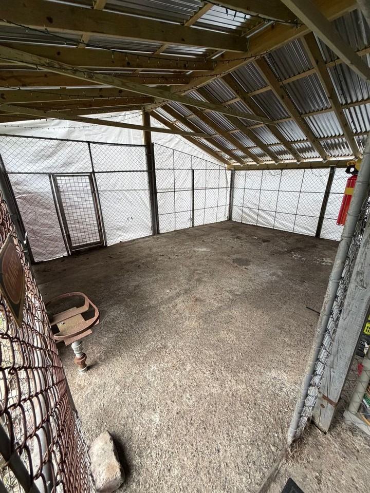 702 Newport Rd - Photo 7 of 34