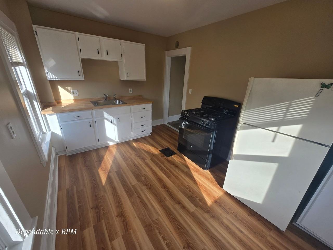 234 Nahatan St #2 - Photo 3 of 7