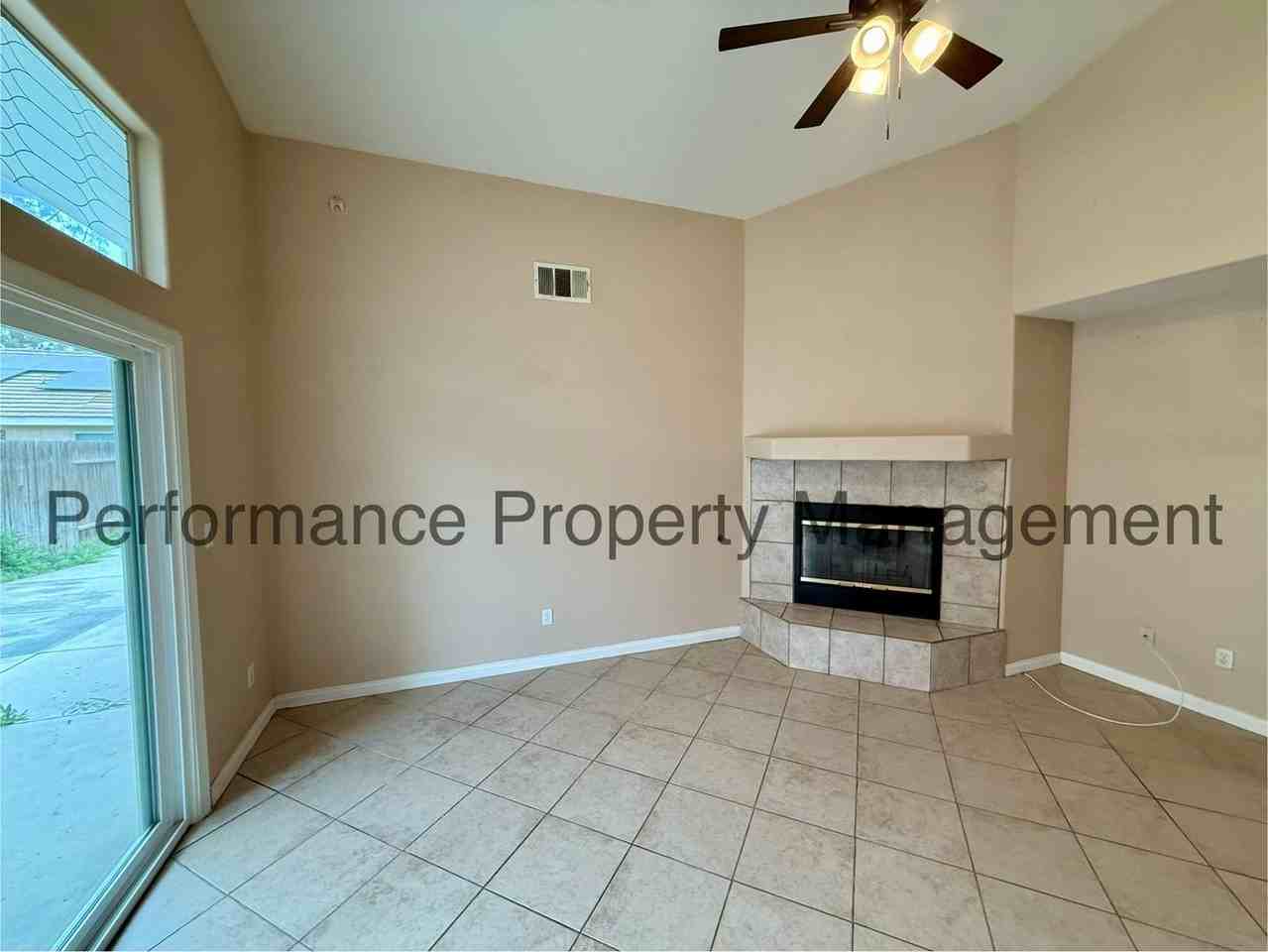 7217 Silver Spray Ave - Photo 4 of 20