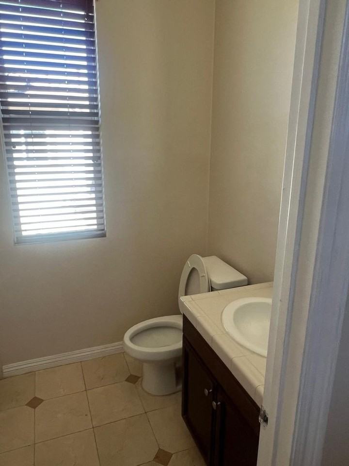 16969 Old Lake Rd - Photo 7 of 50