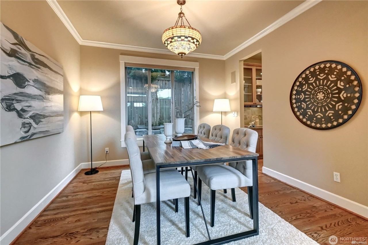 2082 Market St - Photo 4 of 40