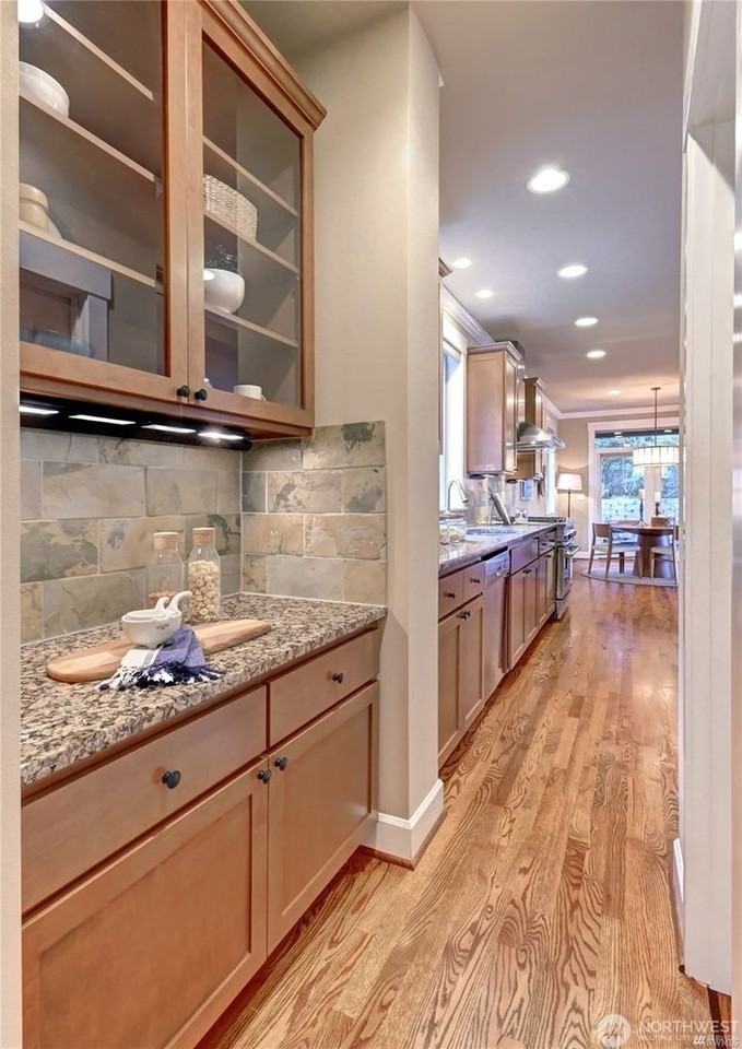 2082 Market St - Photo 5 of 40