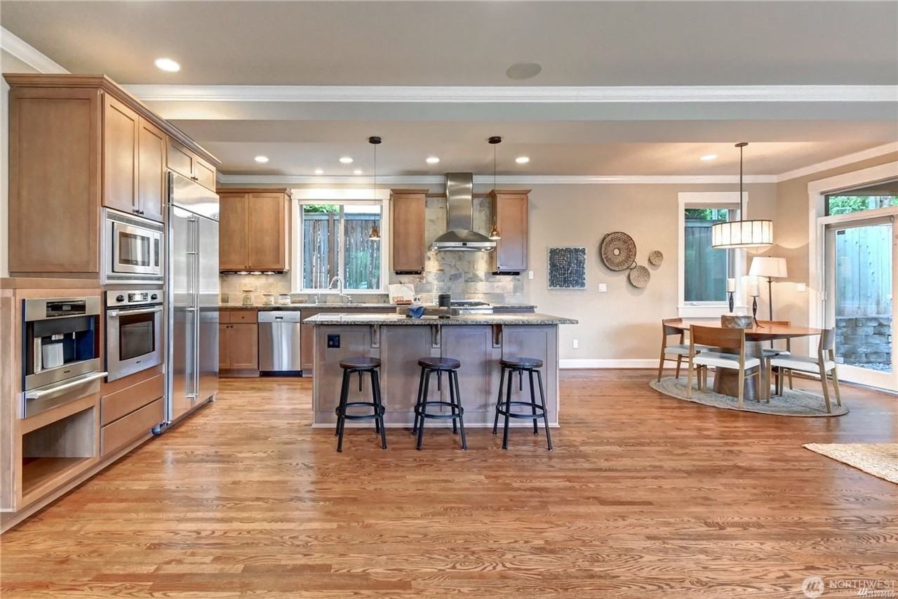 2082 Market St - Photo 7 of 40