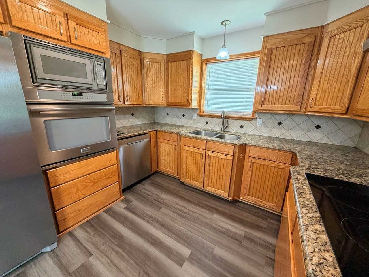 740 Magazine St - Photo 6 of 29