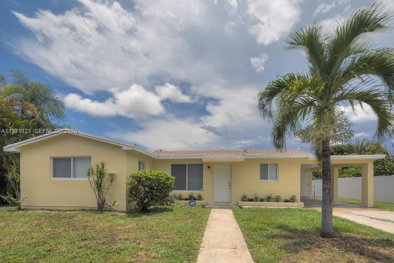 1280 Nw 111th St - Photo 4 of 10