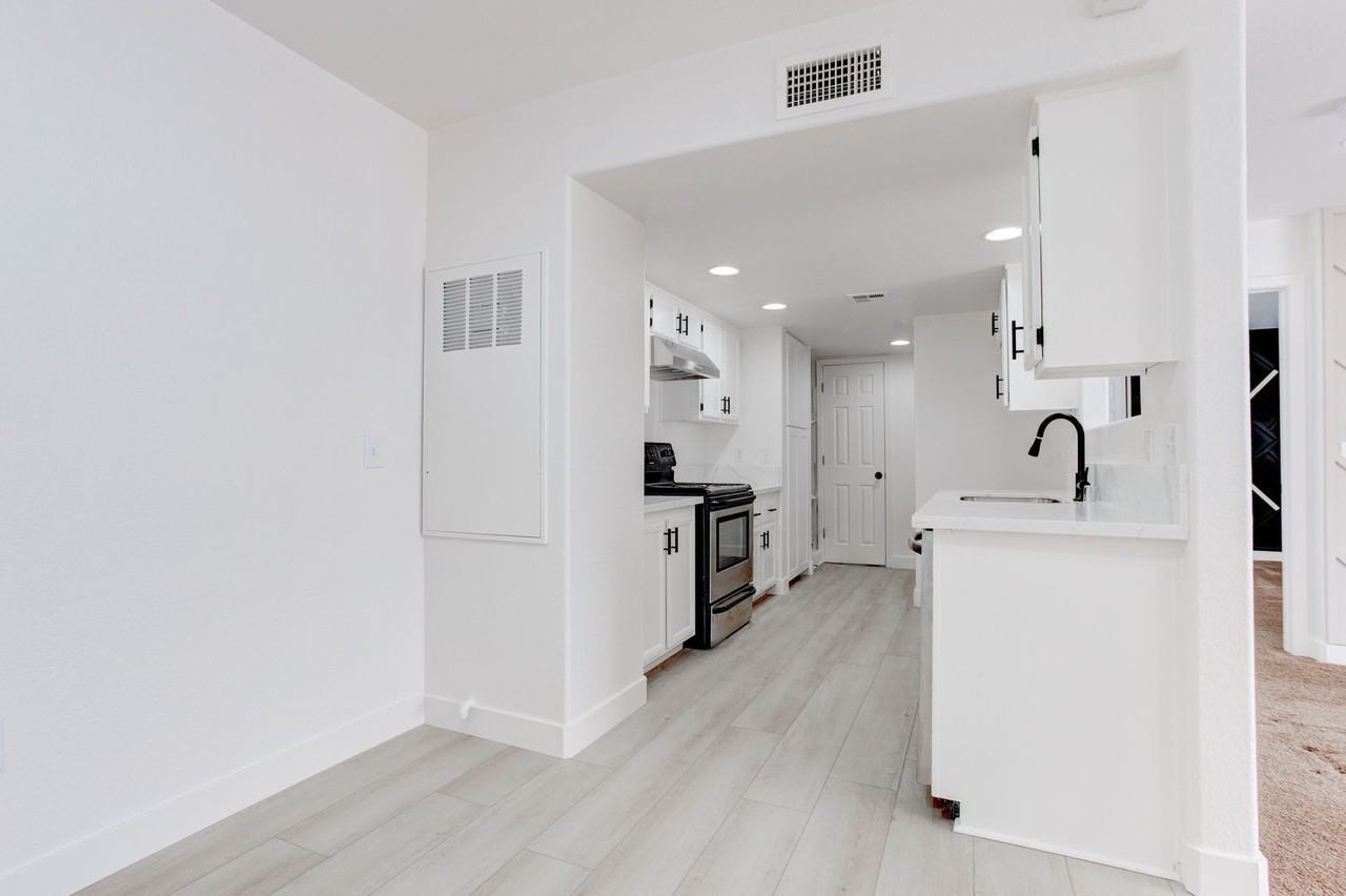 5792 Ambassador Ave #102 - Photo 4 of 27