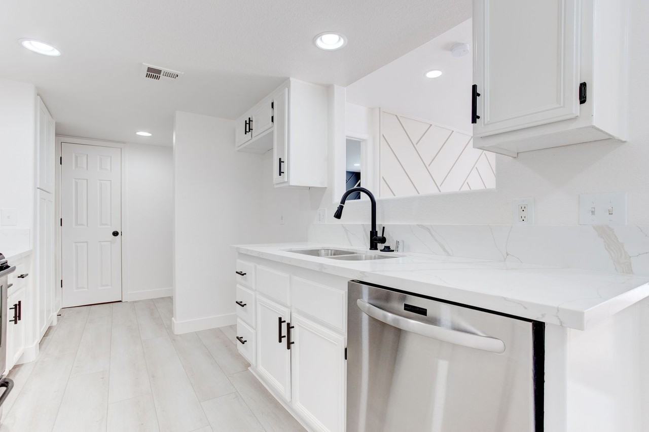 5792 Ambassador Ave #102 - Photo 6 of 27