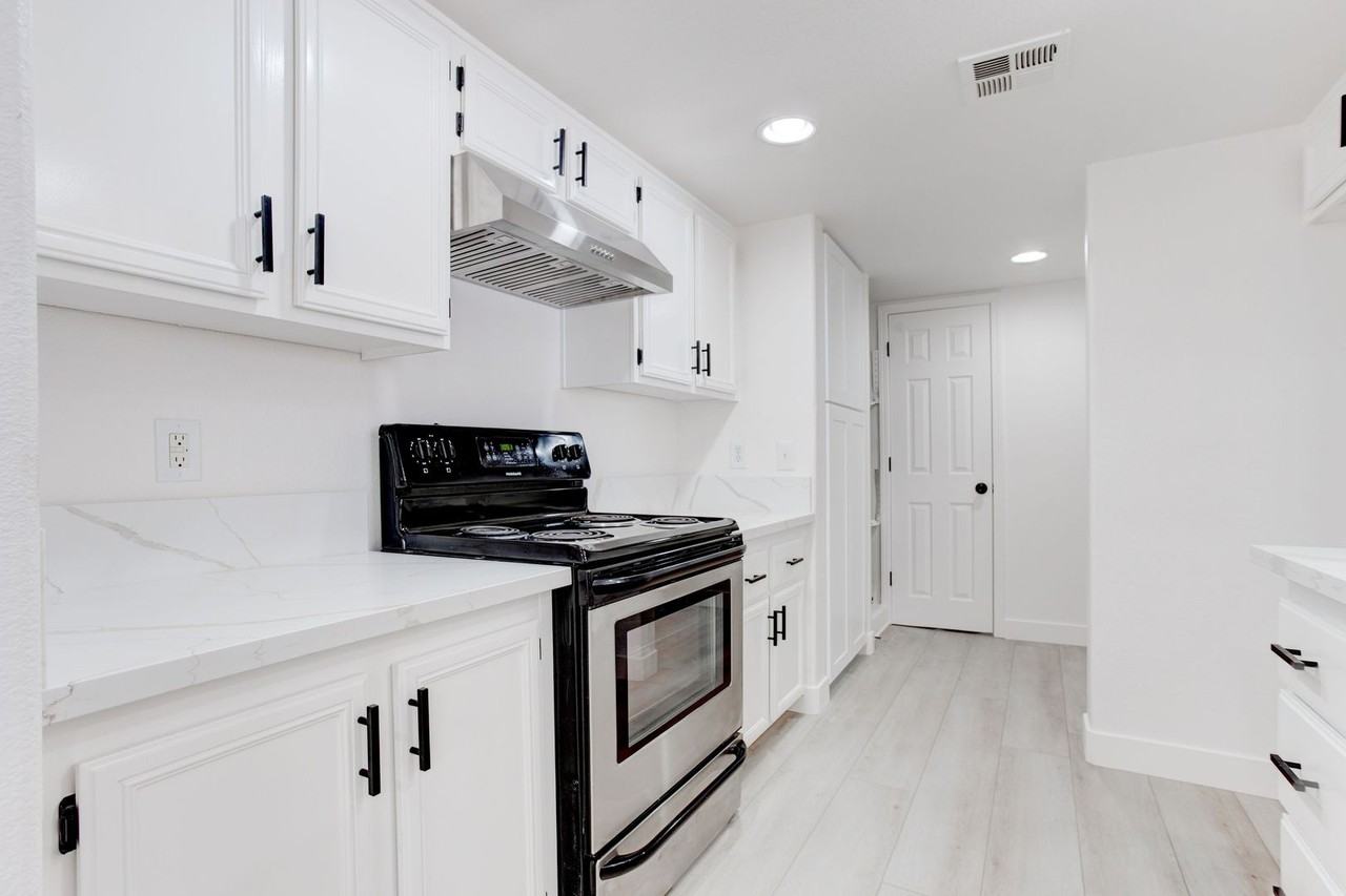 5792 Ambassador Ave #102 - Photo 7 of 27