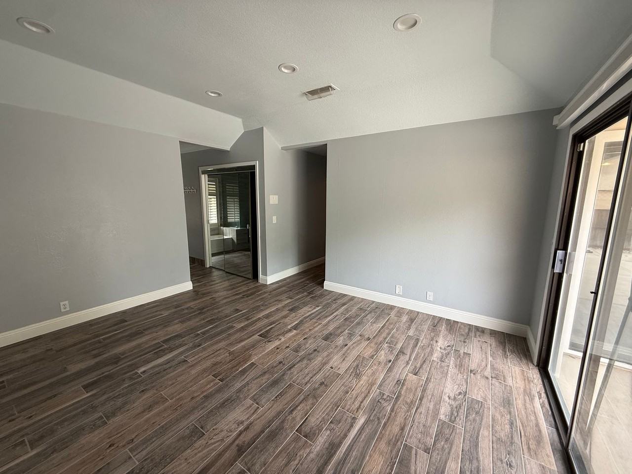 4231 Edison Ave - Photo 7 of 10