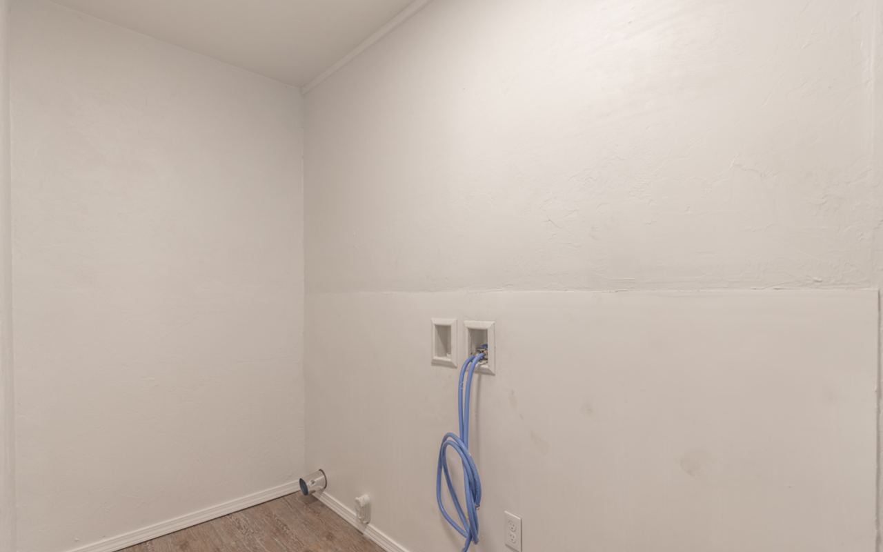 1202 Mark St - Photo 7 of 12