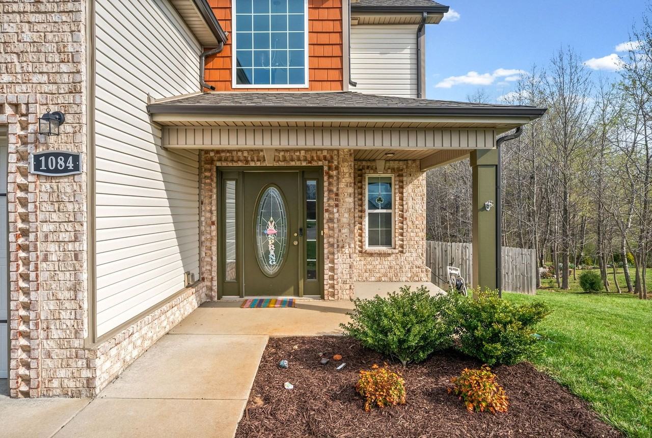 1084 Barnhill Rd - Photo 4 of 35