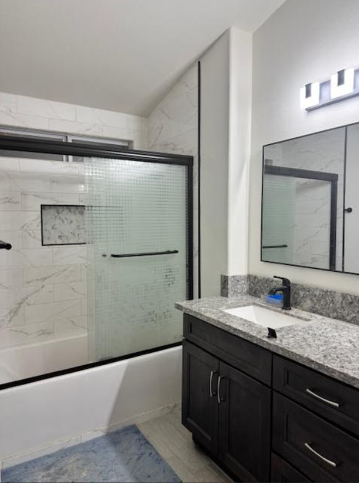 652 Teresa St - Photo 3 of 12