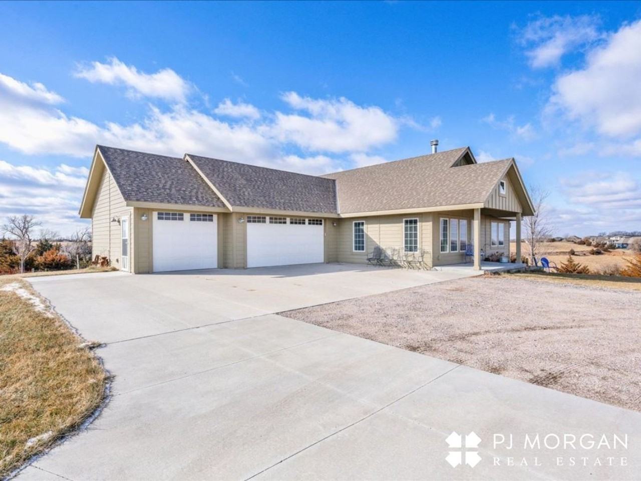 6220 S 234th St - Photo 2 of 30