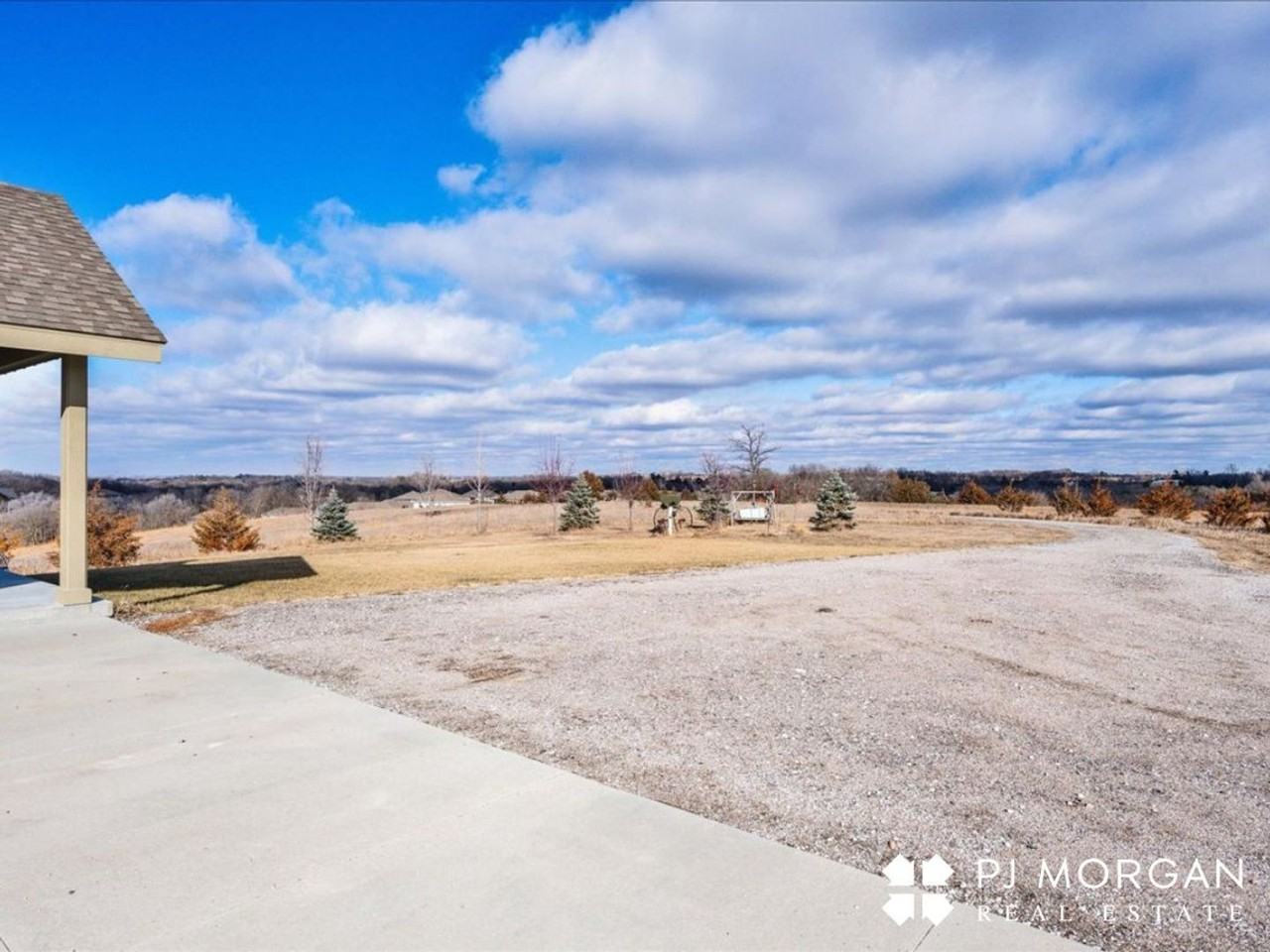 6220 S 234th St - Photo 4 of 30