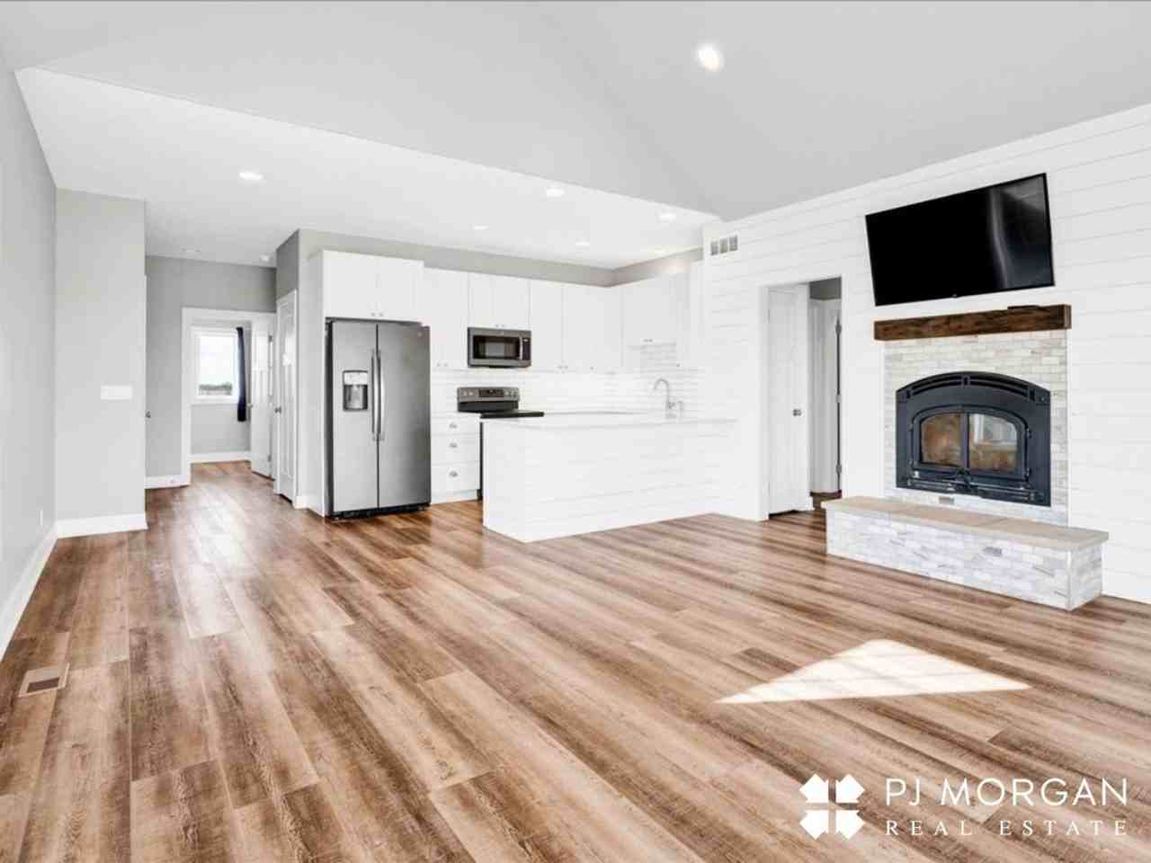 6220 S 234th St - Photo 6 of 30