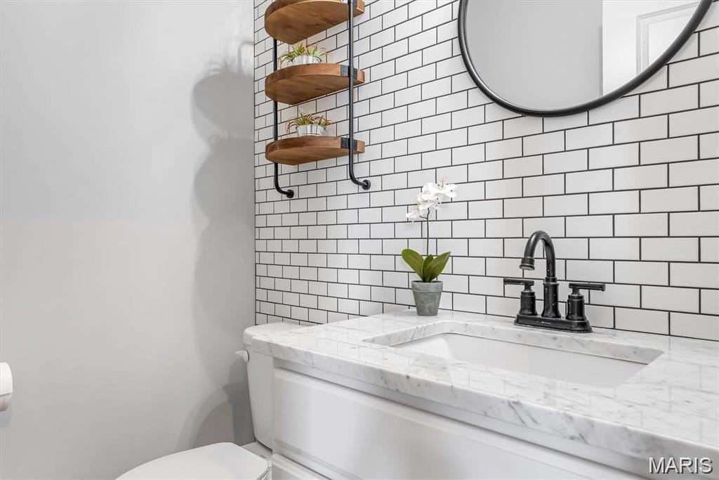 5044 Arpent St - Photo 6 of 37