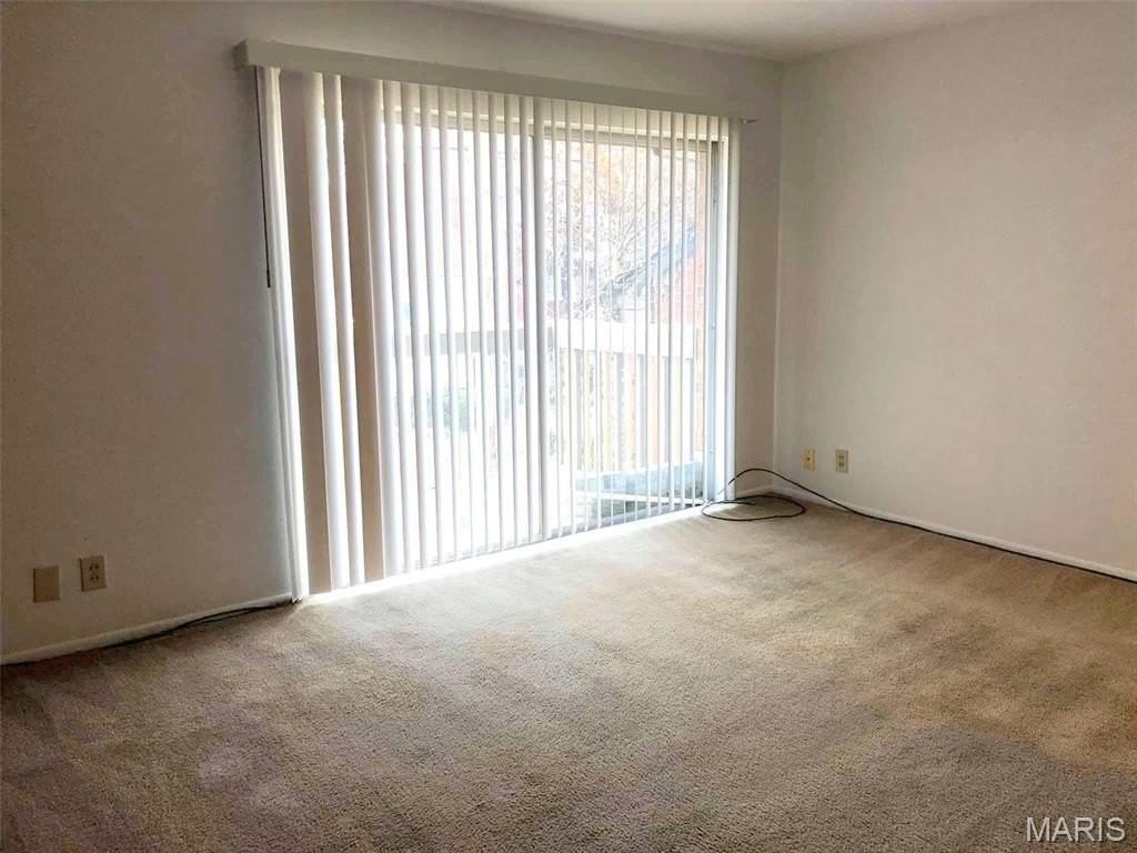 229 S Church St #C - Photo 3 of 9