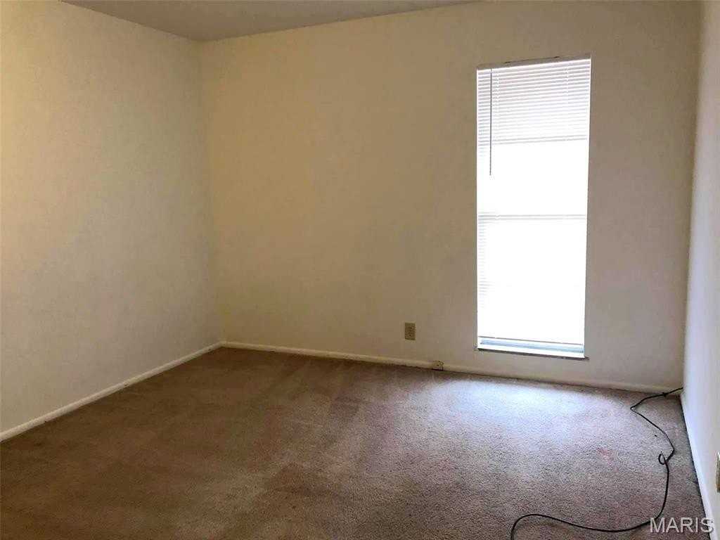 229 S Church St #C - Photo 7 of 9