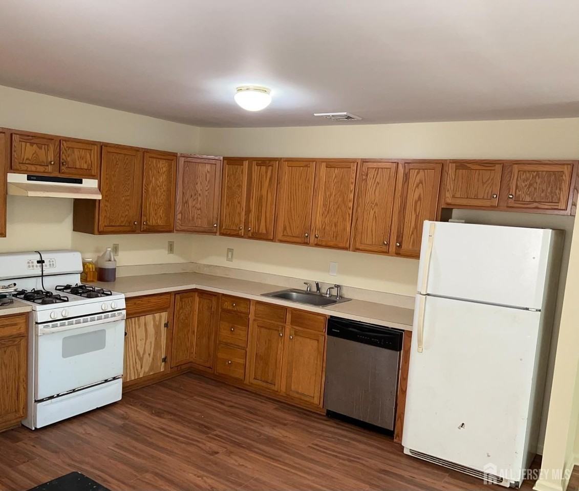 13 Hampton Rd #B - Photo 4 of 14