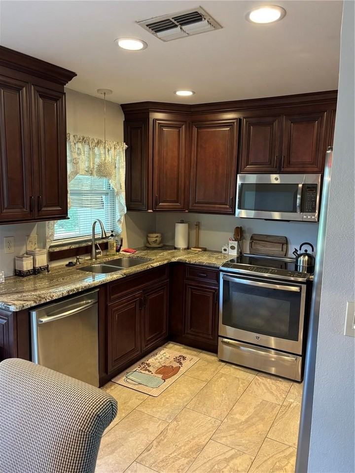 739 Locklear Ave - Photo 4 of 12