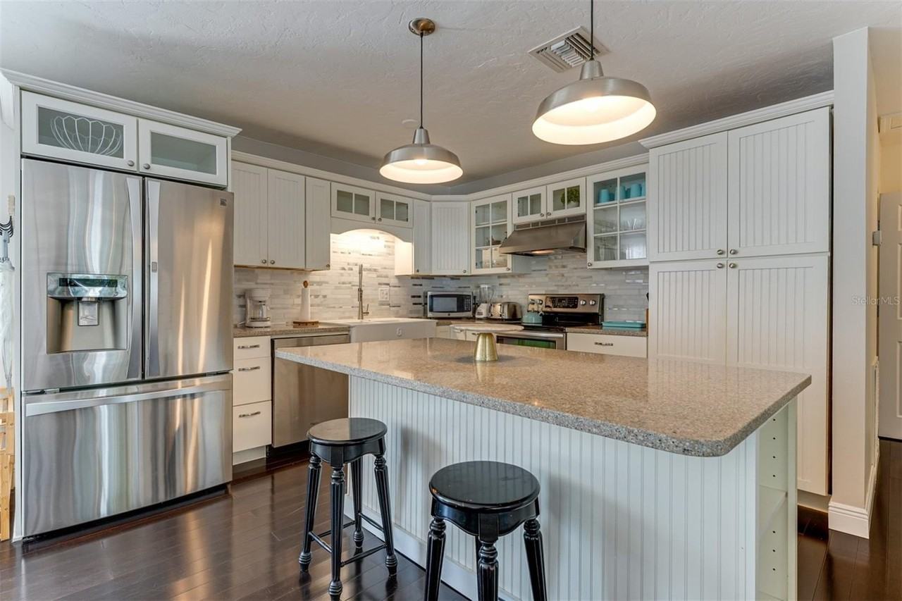 2363 Milford Cir - Photo 6 of 29