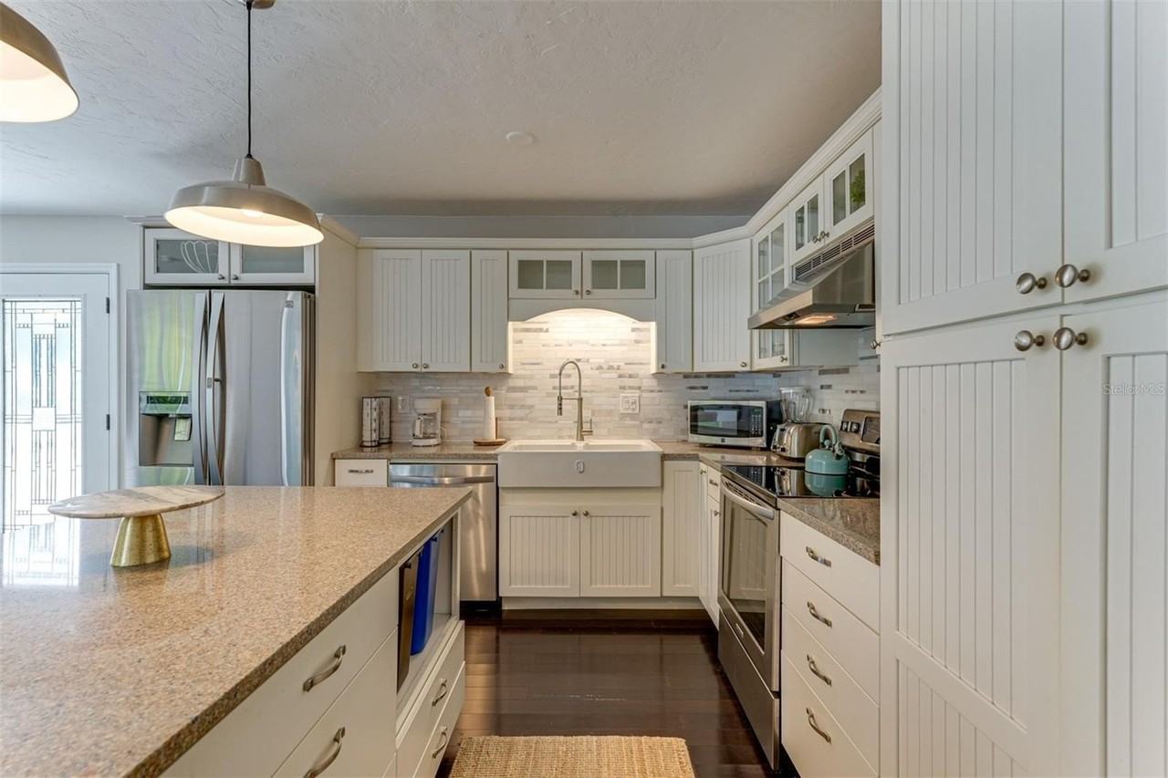 2363 Milford Cir - Photo 7 of 29