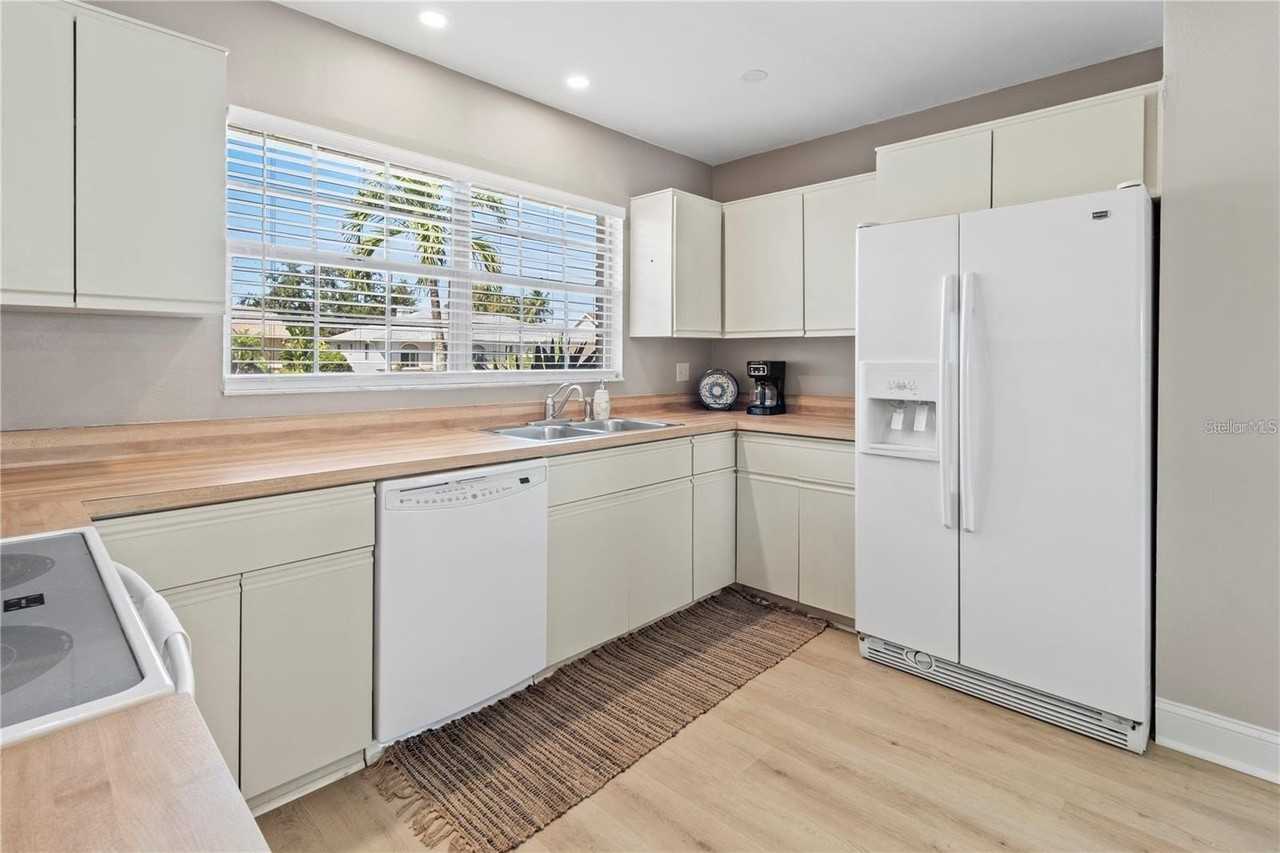 5207 88th St W - Photo 5 of 19