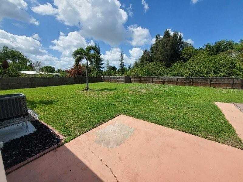 219 Darst Ave - Photo 2 of 20