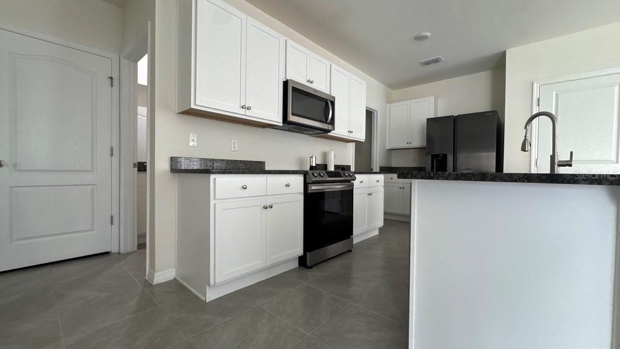 1280 Cascades Ave - Photo 5 of 41