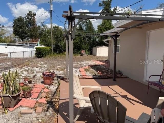 208 Wilshire Dr - Photo 3 of 24