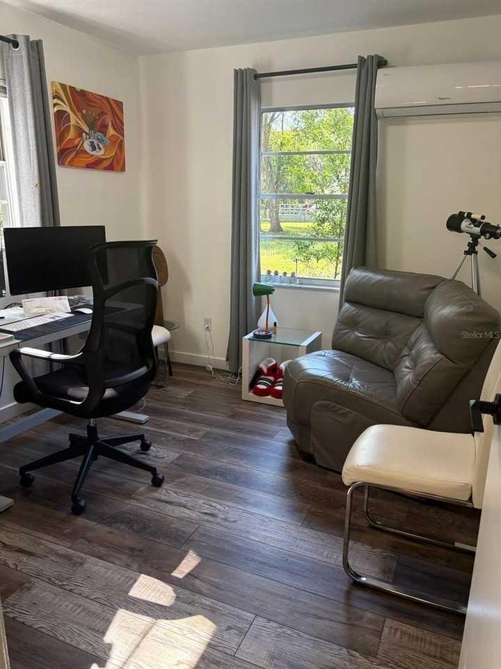 7703 Hillcrest Ter - Photo 5 of 13