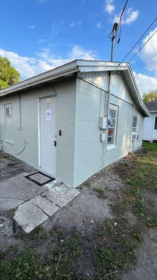 930 18th St #D - Photo 2 of 4