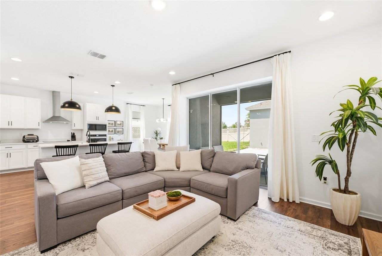 5378 Lake Virginia St - Photo 4 of 26