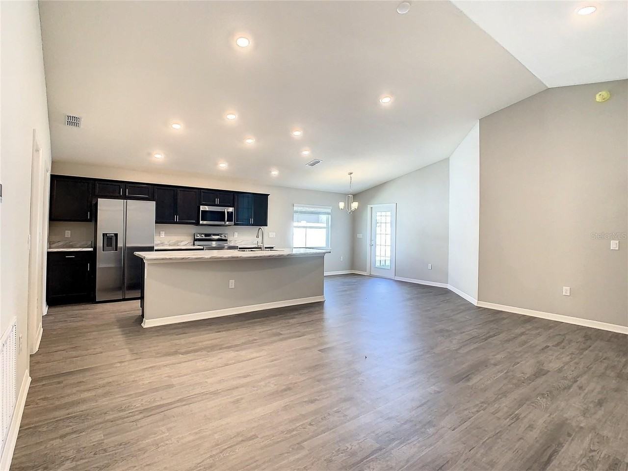 4466 Hummingbird Ln - Photo 4 of 22