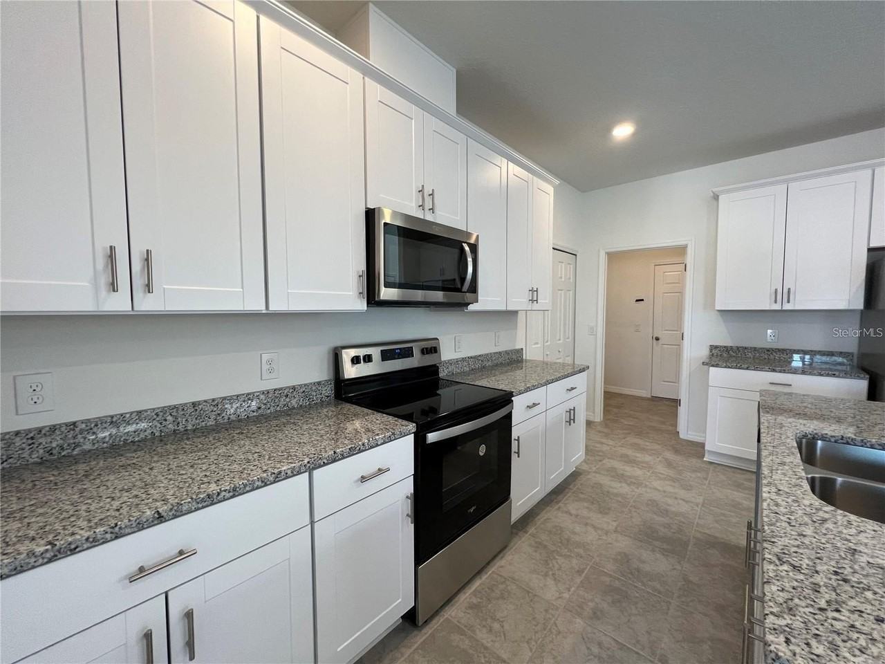 2288 Treasure Hill St - Photo 5 of 22