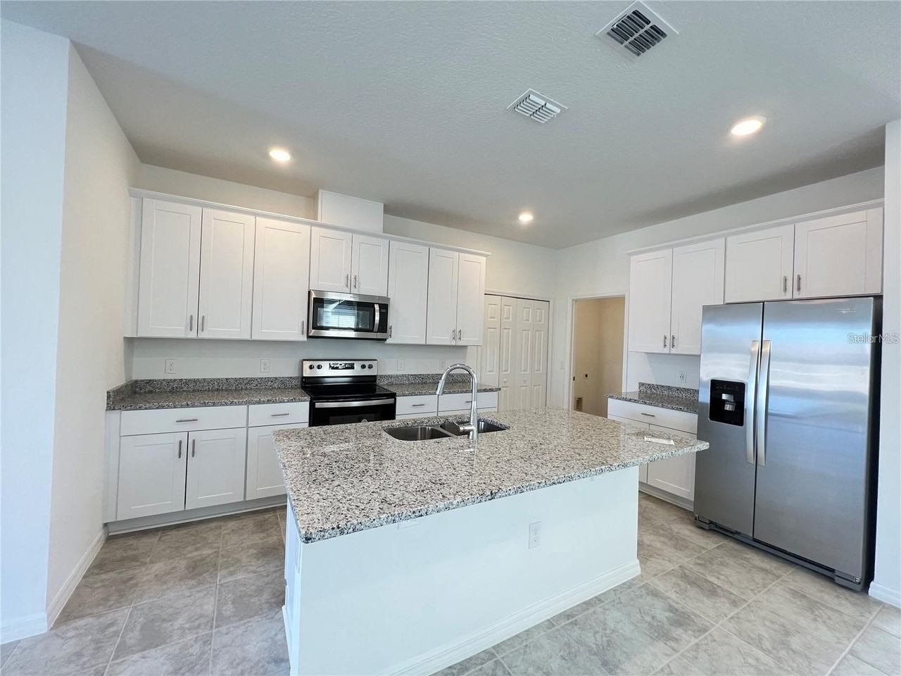 2288 Treasure Hill St - Photo 6 of 22