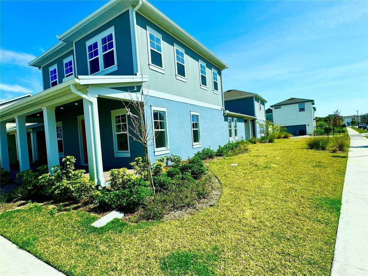 9726 Neruda St - Photo 3 of 50