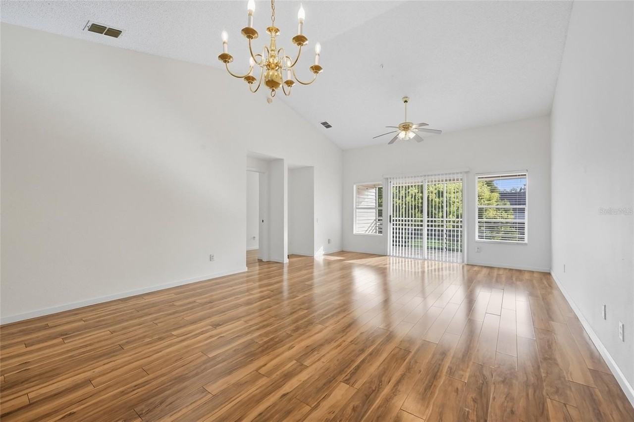 6029 Lake Pointe Dr #202 - Photo 5 of 31