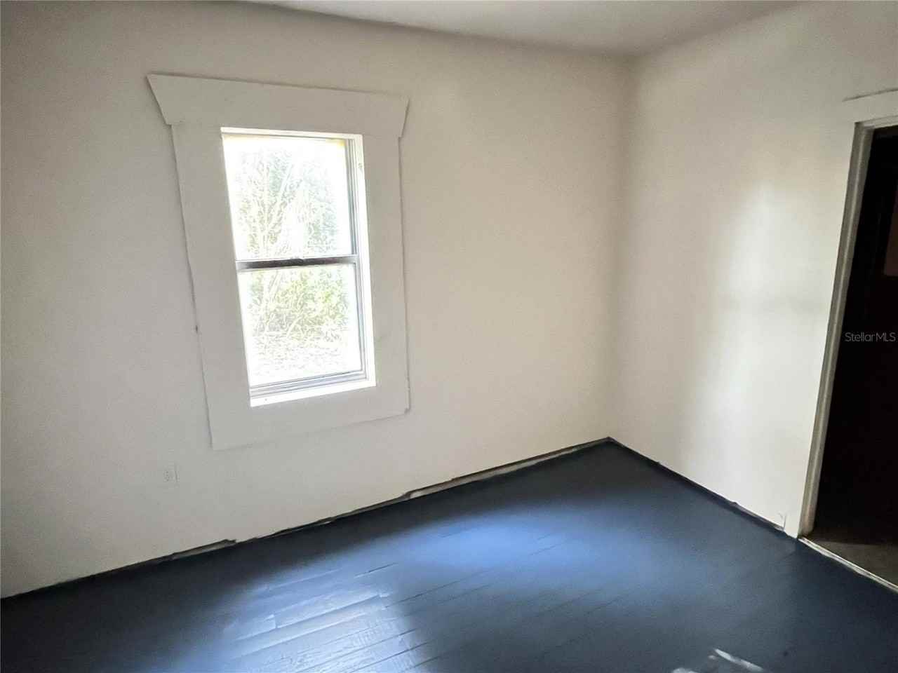 1290 Henson Ln - Photo 2 of 7