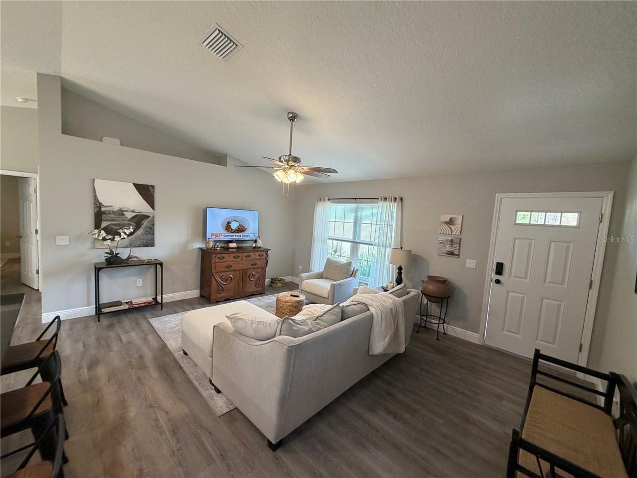 1522 W Barlow Pl - Photo 6 of 35