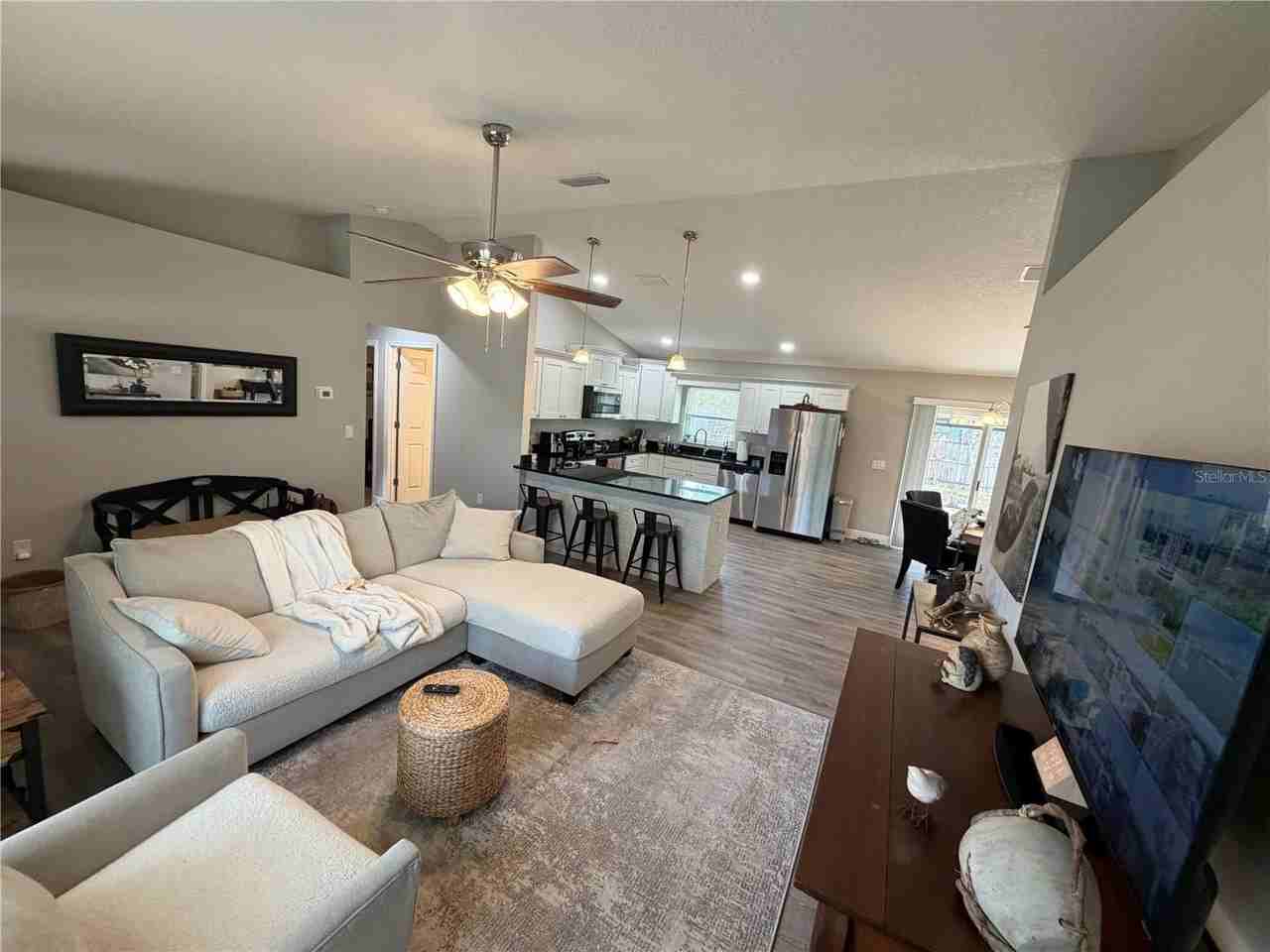 1522 W Barlow Pl - Photo 7 of 35