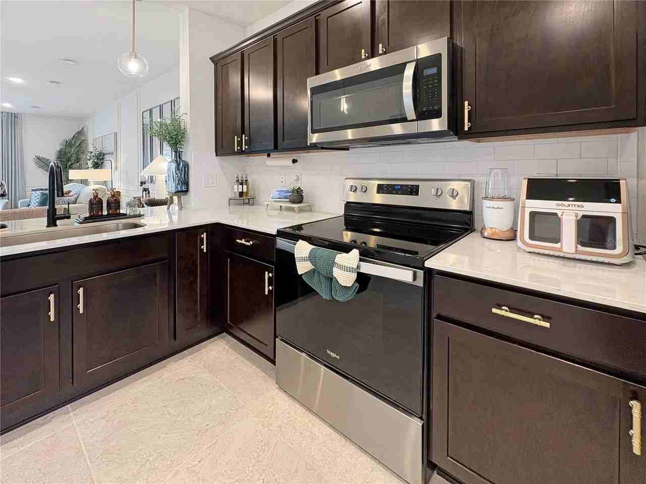 4555 Cypress Cay Way - Photo 6 of 36